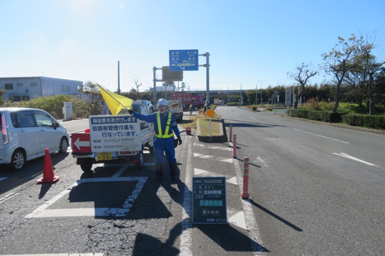 片側一車線規制誘導の写真